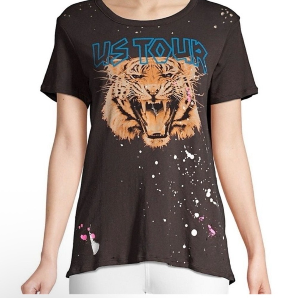 Chaser Band Tee